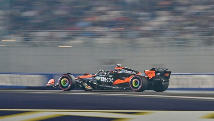 Formula 1'de sezonun ikinci etabı Çin Grand Prix'sini Kimi Antonelli kazandı