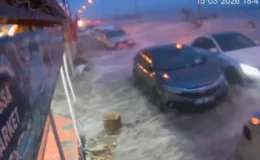 Hatay'da kuvvetli fırtınayla deniz taştı, iş yerleri zarar gördü