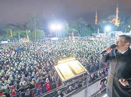 ‘Hep birlikte yine birlikteyiz, yine meydandayız’