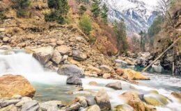 Himalaya alarmı! Buzulları eriyor, 2 milyar kişi tehdit altında