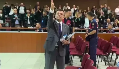 Yine gergin başladı! İBB davasının 3. gününde "el sallama" krizi