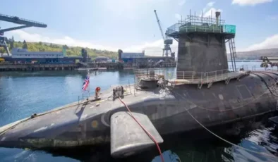 İngiltere'de nükleer denizaltıların bulunduğu üsse girmeye çalışan 2 kişiye gözaltı