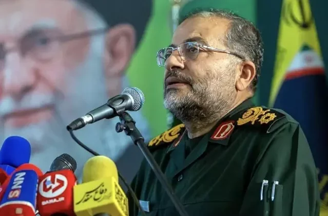 İran Devrim Muhafızları'nın üst düzey komutanı öldürüldü