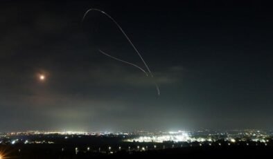 İran, İsrail'in güneyini hedef alan iki dalga halinde misilleme yaptı