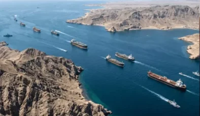 İran: İsrail ve ABD büyükelçilerini sınır dışı eden ülkeler Hürmüz Boğazı'ndan geçebilir