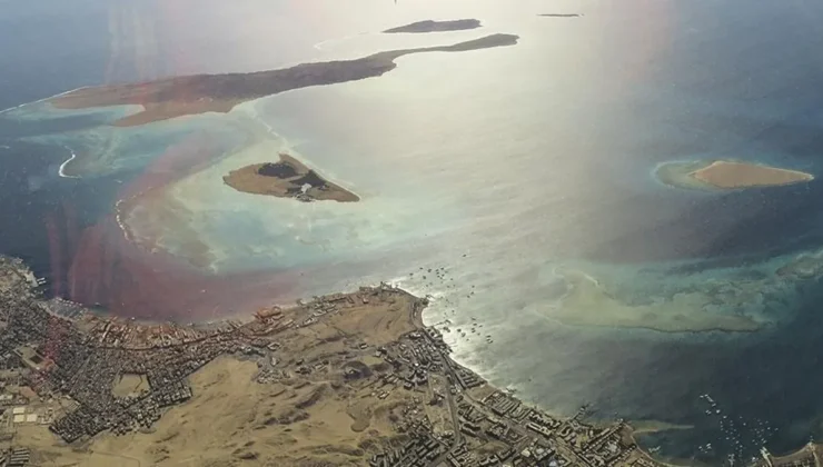 İran’dan Hürmüz Boğazı hamlesi: Gemilerden geçiş ücreti alınacak mı?