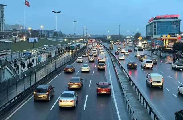 İstanbul'da bayram tatili sonrası trafik yoğunluğu