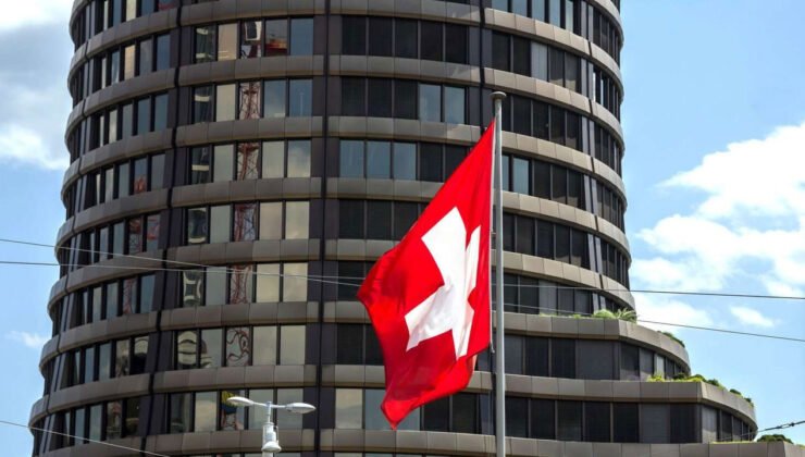 SNB'den müdahale hamlesi: Döviz alımları 4 katına çıktı