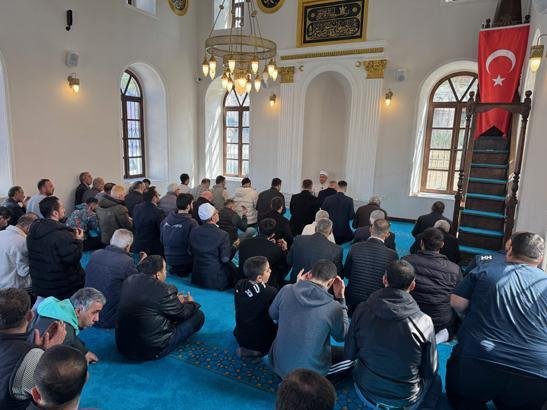 İzmir'de restore edilen 132 yıllık Asmalı Mescit ibadete açıldı