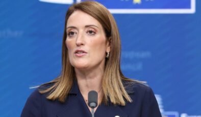 Katliamcı alçakları öve öve bitiremedi!