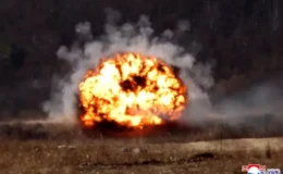 Savaş hazırlığı gibi hamle! Veliahtıyla birlikte tankın başına geçti