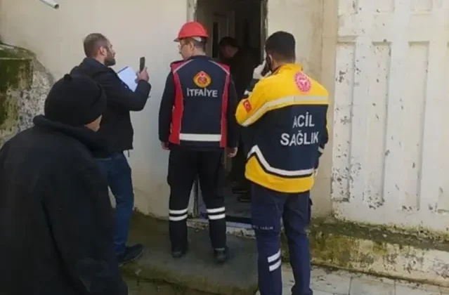 Caminin kadınlar tuvaletinde erkek cesedi bulundu