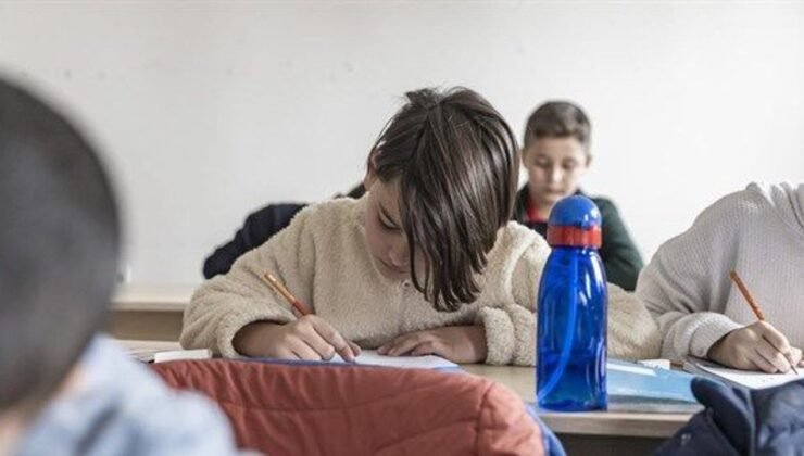 Aile ve Sosyal Hizmetler Bakanlığı’ndan çocuklara 1,8 milyar TL destek hesaplara yatırıldı