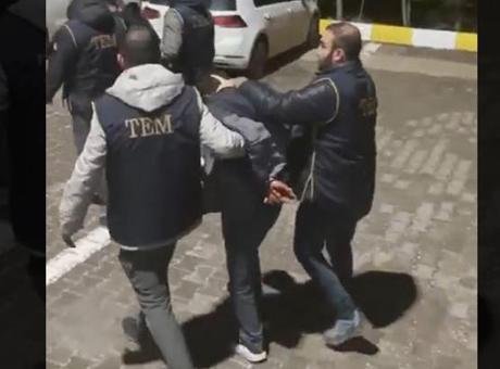 Nevruz etkinliğinde terör örgütü pankartı açan 6 şüpheli gözaltında