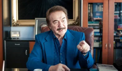 Orhan Gencebay taburcu oldu: Hastaneden tekerlekli sandalye ile ayrıldı