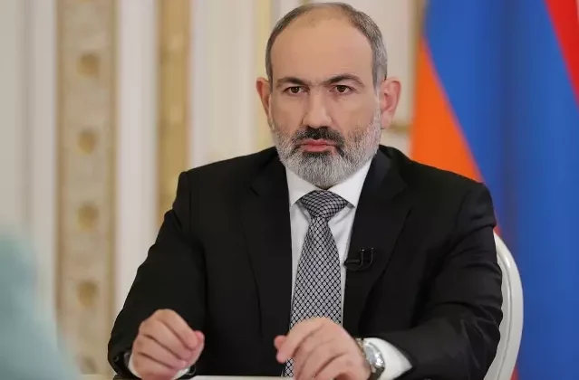 Paşinyan, ABD Başkan Yardımcısı Vance'a Karabağ kitabı hediye eden müdürü görevden aldı