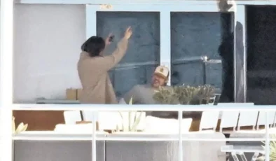 Pitt sevgilisiyle lüks yatta görüntülendi