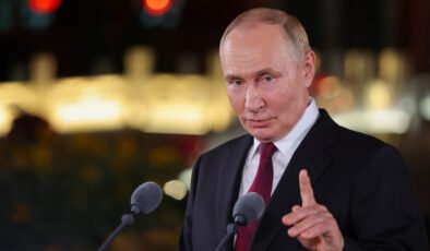 Putin'den enerji şirketlerine net talimat: Kazandıklarınızla borcunuzu ödeyin