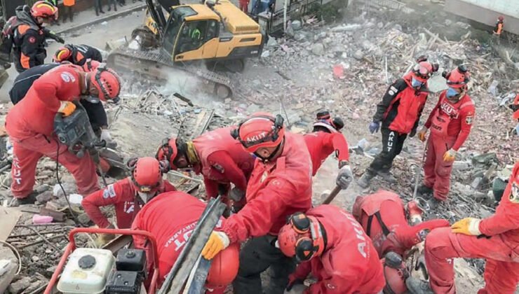 Afetlerde 5 bin hayat kurtaran AKUT 30 yaşında