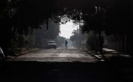 Şebeke çöktü, milyonlarca kişi elektriksiz kaldı! 'Tam bir kopma yaşanıyor'