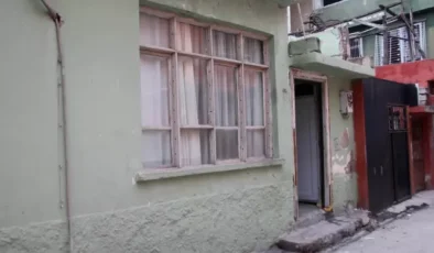 Silikon maskeli saldırganlar zorla girdikleri evde kurşun yağdırdı: Anne ve oğlu yaralandı