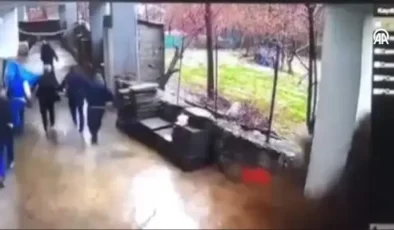 Şırnak'ta selden vatandaşların son anda kurtulmaları güvenlik kamerasınca kaydedildi