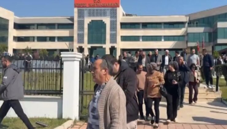SON DAKİKA | Antalya’da kaymakamlıkta silah sesleri! Bina boşaltıldı