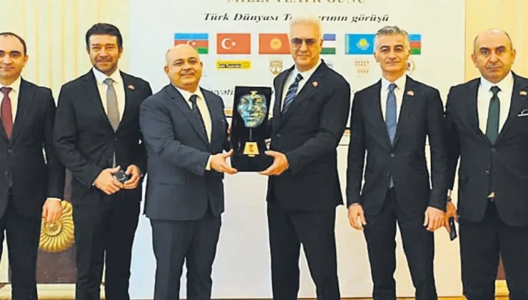 Tiyatronun ışığı Bakü’de yandı