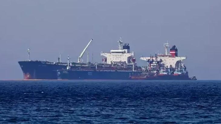 Umman Denizi'ndeki tankere saldırı şüphesi! 'Bilinmeyen cisim isabet etti'