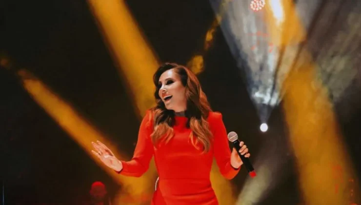 Ünlülerin bayram mesaisi: Sahneler doldu taştı I "Bizim bayramlığımız da sahneler oluyor"