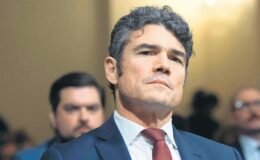 Washington’da ilk savaş istifası