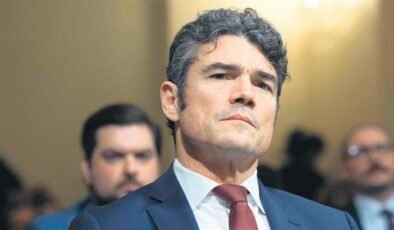 Washington’da ilk savaş istifası