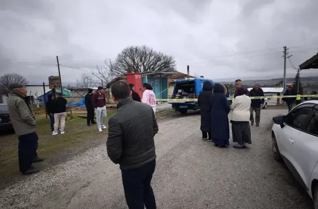 Yeğenini bıçaklayıp öldürdü, araya giren kardeşi ile damadını ağır yaraladı