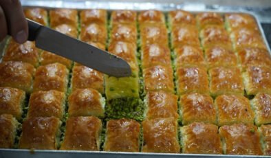 Bayram öncesi baklava mesaisi başladı: Üretim 6 kat arttı, fiyat açıklandı