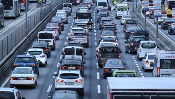 Yola çıkacaklar dikkat! Hız limitleri değişti, cezalar katlandı