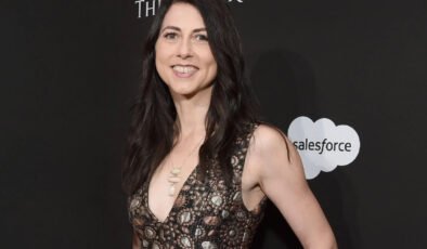 Boşanma karşılığı servete konmuştu: 26,3 milyar dolar bağışladı