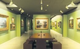 Yeni seçkisiyle ziyaret açıldı