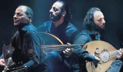 Yine Filistin için sahnedeler