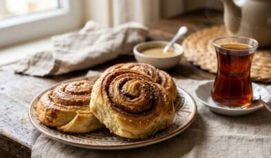 Kahvaltı sofralarına tatlı dokunuş: Tahinli açma tarifi