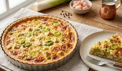 Fırından çıkan gurme lezzet: Pırasalı tavuklu kiş tarifi