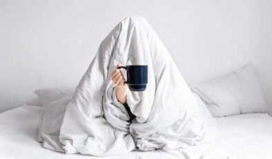 Bilim insanı 'kronik uykusuzluk' riskine karşı iki nedeni açıkladı: Gece uykusu neden 03.00’te bölünüyor?