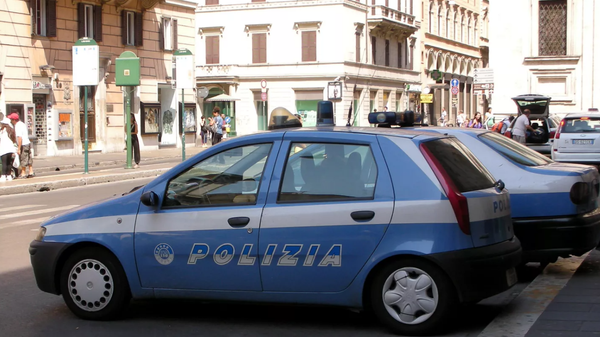 İtalya’da film gibi soygun: Şüpheliler 25 kişiyi rehin aldı, tünelden kaçtı