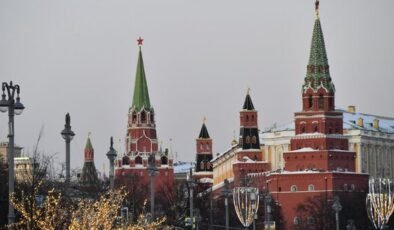 Peskov: Macaristan'da yeni hükümetin atacağı ilk adımları beklemeliyiz