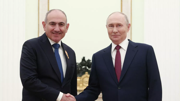 Putin: Ermenistan'ın hem Avrasya Ekonomik Birliği'ne hem de AB’ye üyeliği imkansız