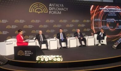 Enerji Bakanı Bayraktar: Yaşadığımız krizler Türkiye’ye enerji krizlerine dirençli hale getirdi