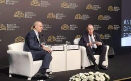 Lavrov: ABD'nin İran'daki operasyonunun amaçlarından biri petrolün kontrolünü ele geçirmekti