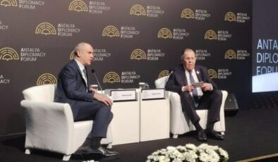 Lavrov: ABD'nin İran'daki operasyonunun amaçlarından biri petrolün kontrolünü ele geçirmekti