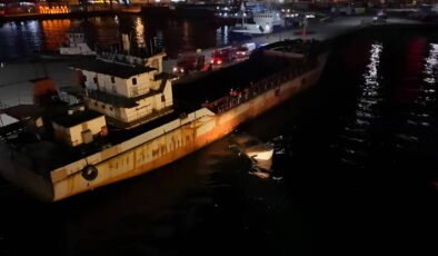 İçinde 5 kişi vardı: Üsküdar'da gemiye çarpan tekne battı