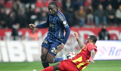 İlker Yağcıoğlu'ndan Fenerbahçeli futbolcuya tepki: 'Olmuyor'