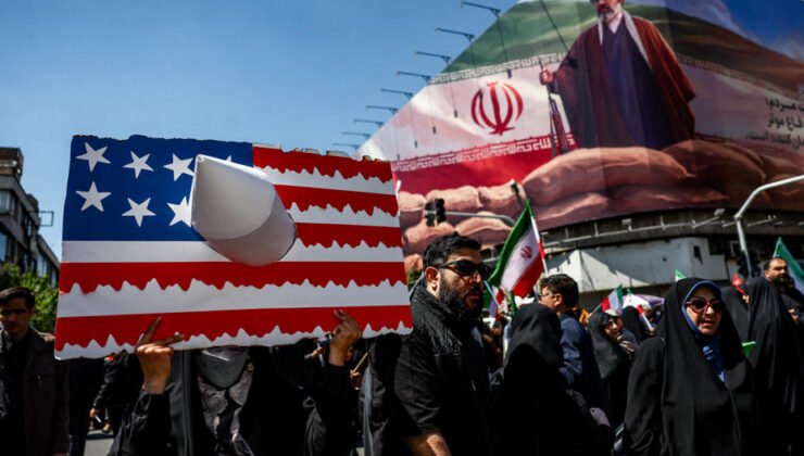 Hamaney’in 40. gün anmasında binlerce kişi yürüdü